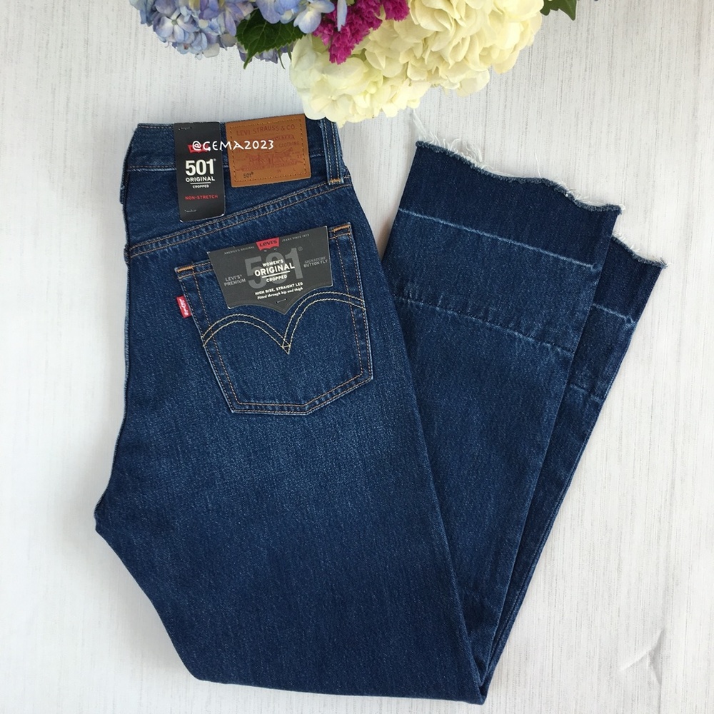 Levi's 501® Original Cropped Women's Jeans 30x28 - Picture 2 of 8